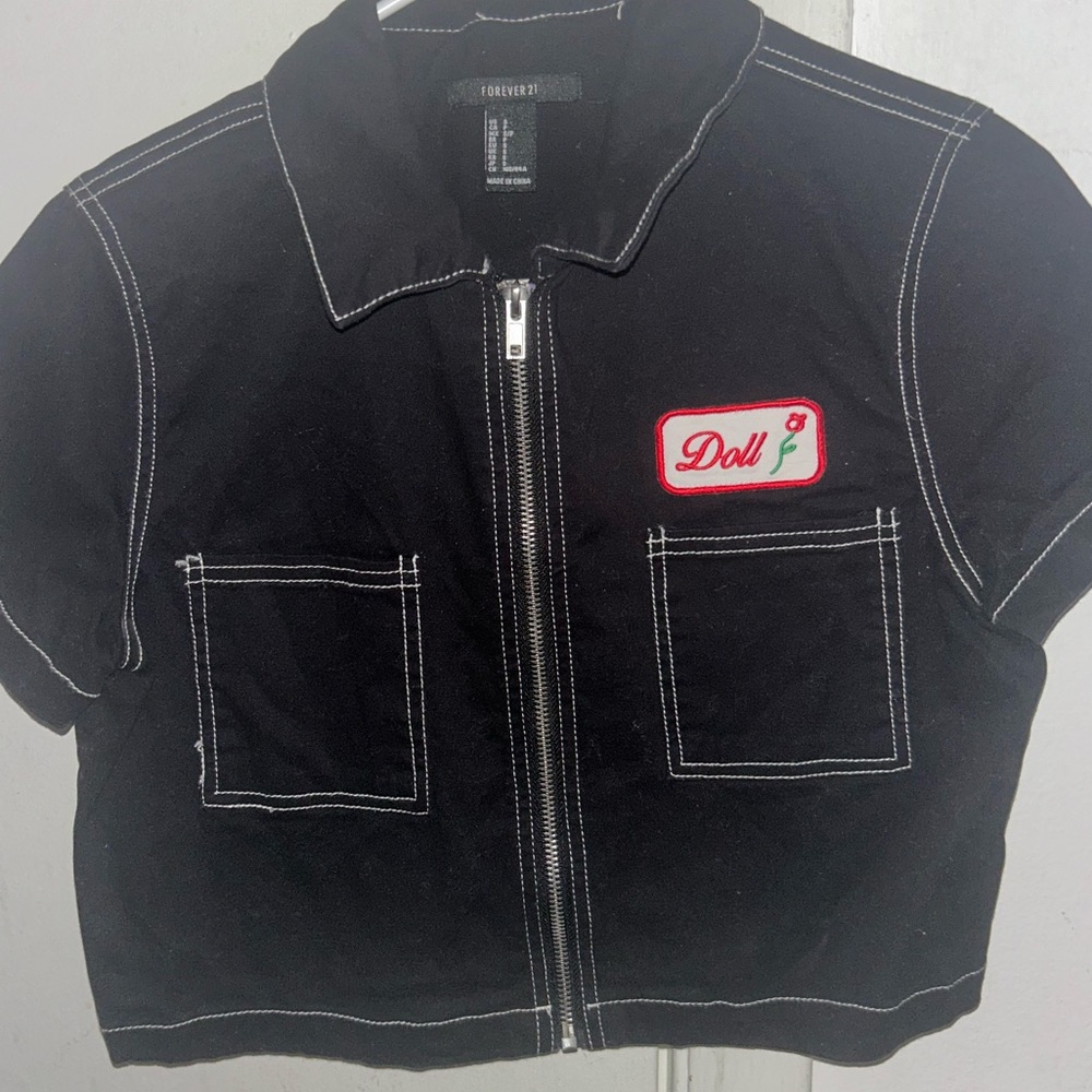 Black cropped doll shirt 💋💋💋